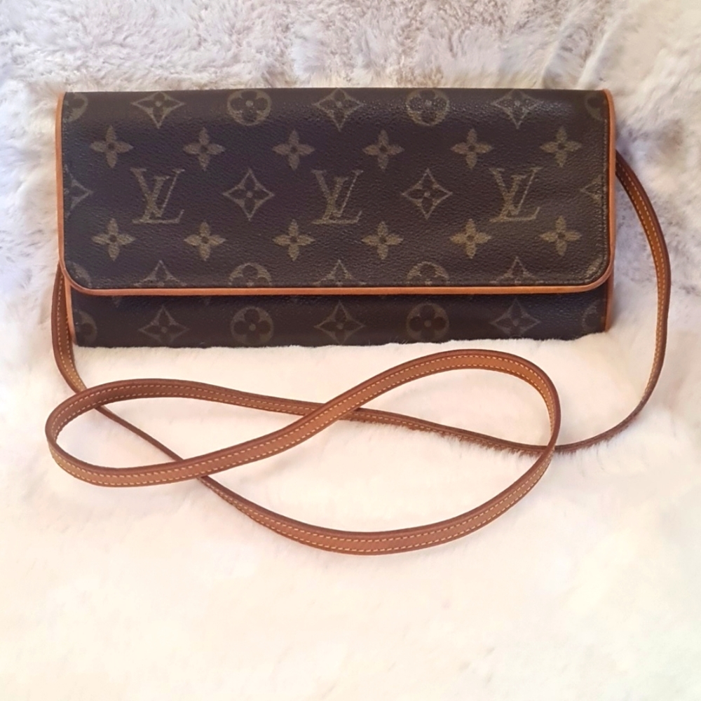 Auth Louis Vuitton Twin Pochette GM.
